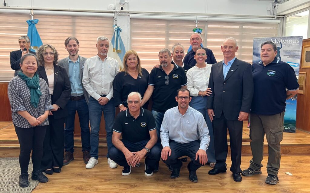 Sentido homenaje de concejales a los Héroes de Malvinas