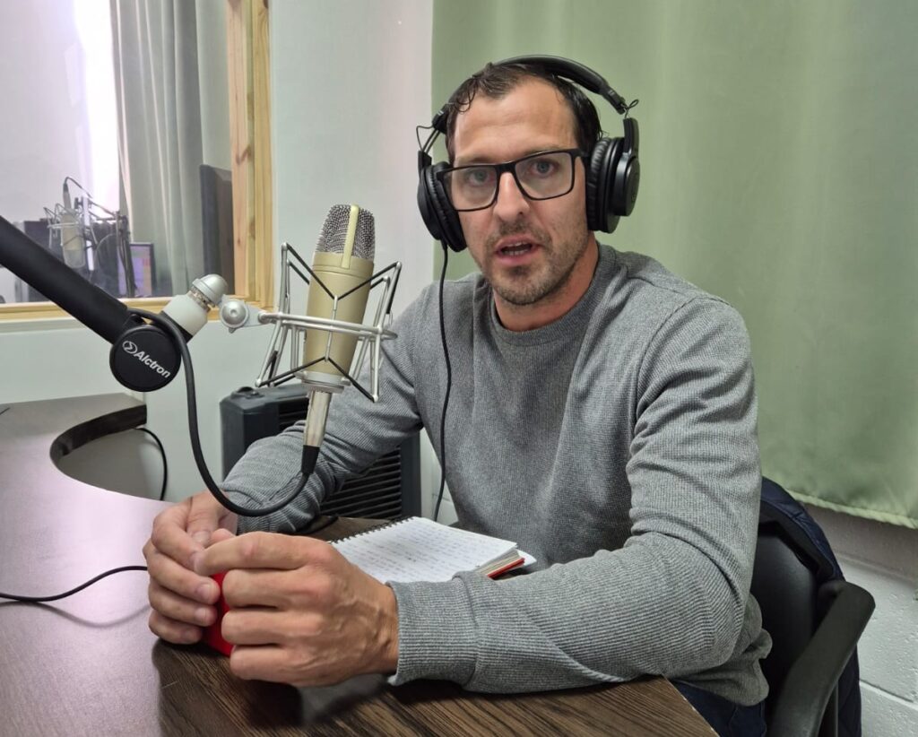 Leonardo Ferrelli en Ecos Radio: proyectos clave, ética legislativa y el camino al 2027