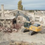 Fin a foco de inseguridad: Provincia inició la demolición de la histórica calera abandonada de Trelew