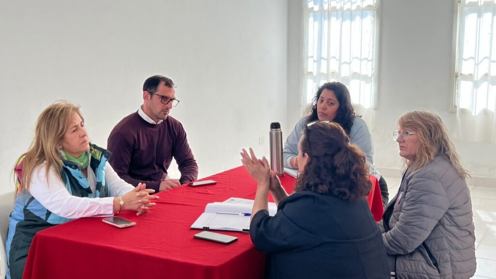 Concejales se reunieron con vecinalistas del barrio Santa Catalina